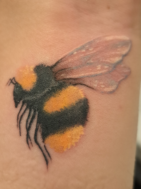 First tattoo, Bumblebee, by Nienke at Mindfull Tattoos, Arnhem, The Netherlands.